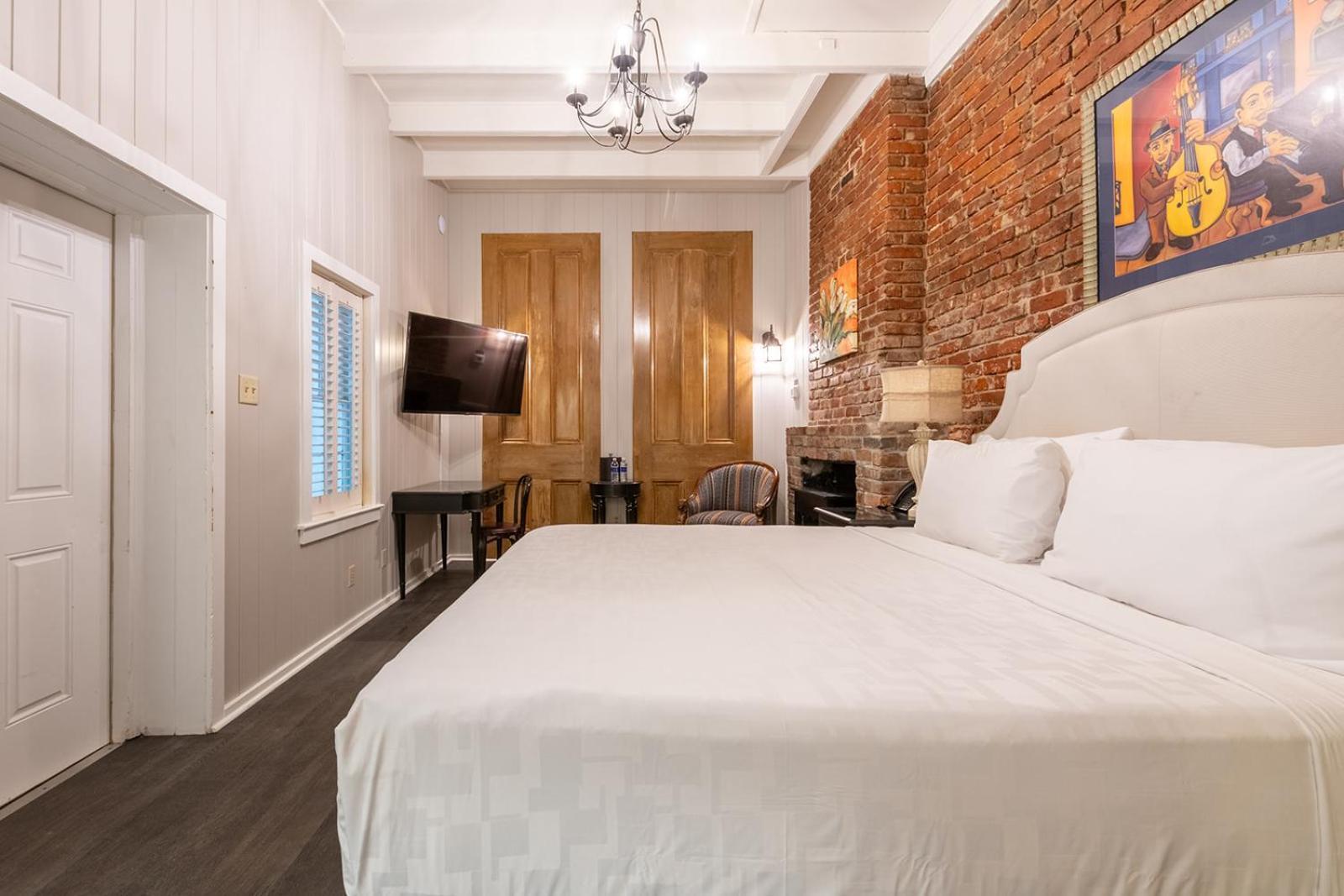 French Quarter Suites Hotel New Orleans Dış mekan fotoğraf