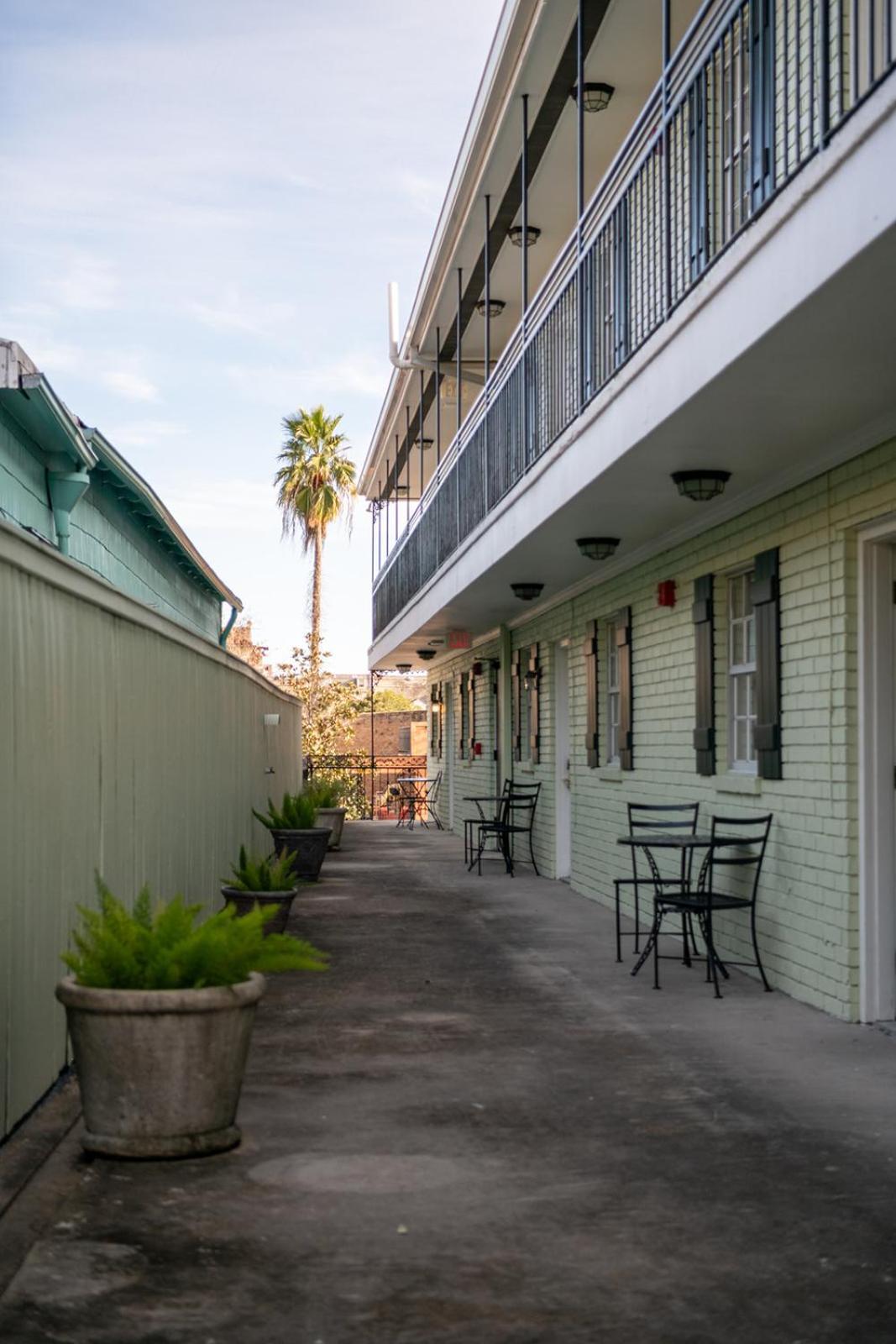 French Quarter Suites Hotel New Orleans Dış mekan fotoğraf