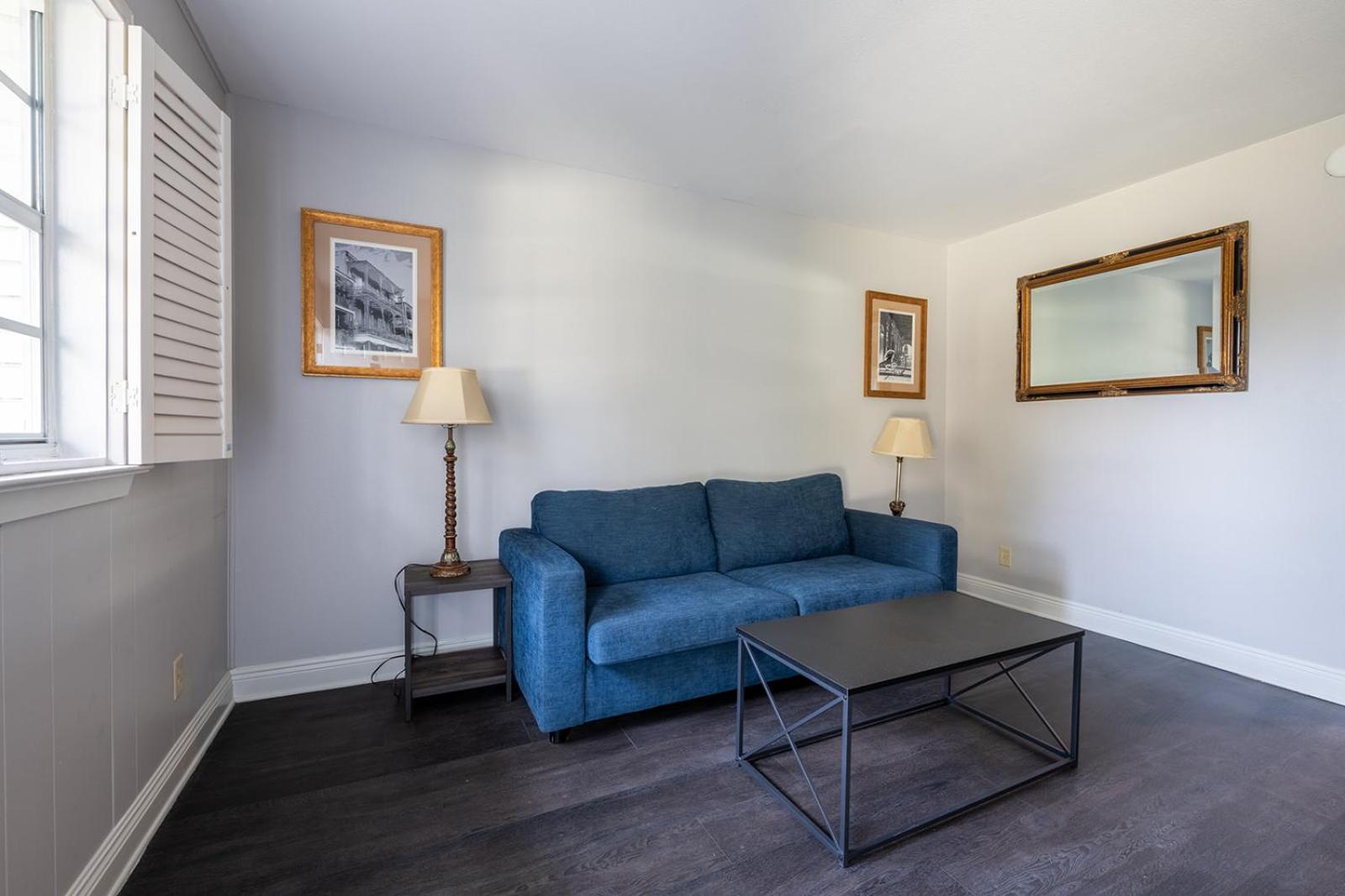 French Quarter Suites Hotel New Orleans Dış mekan fotoğraf