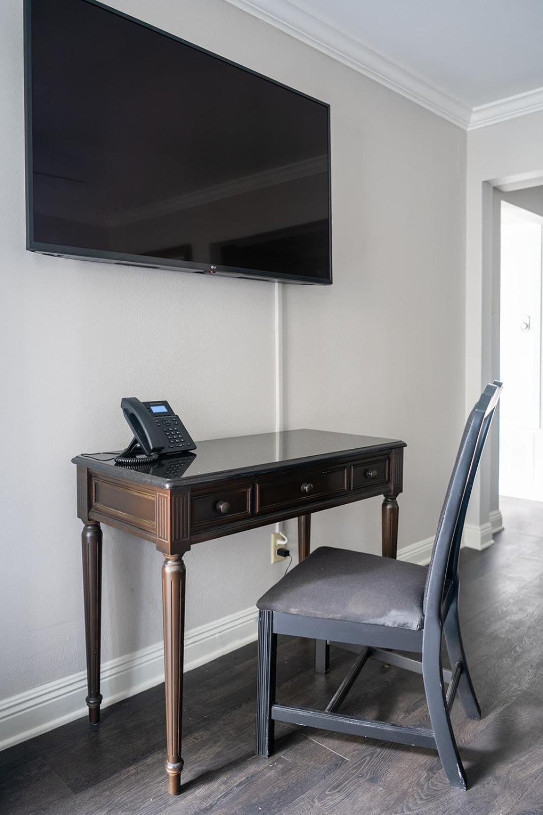 French Quarter Suites Hotel New Orleans Dış mekan fotoğraf