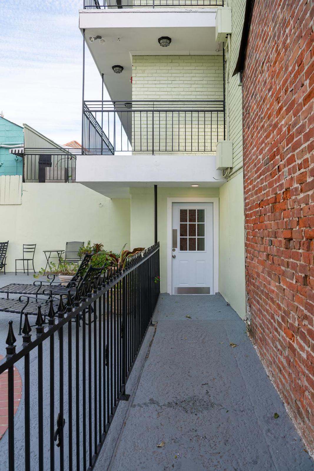 French Quarter Suites Hotel New Orleans Dış mekan fotoğraf