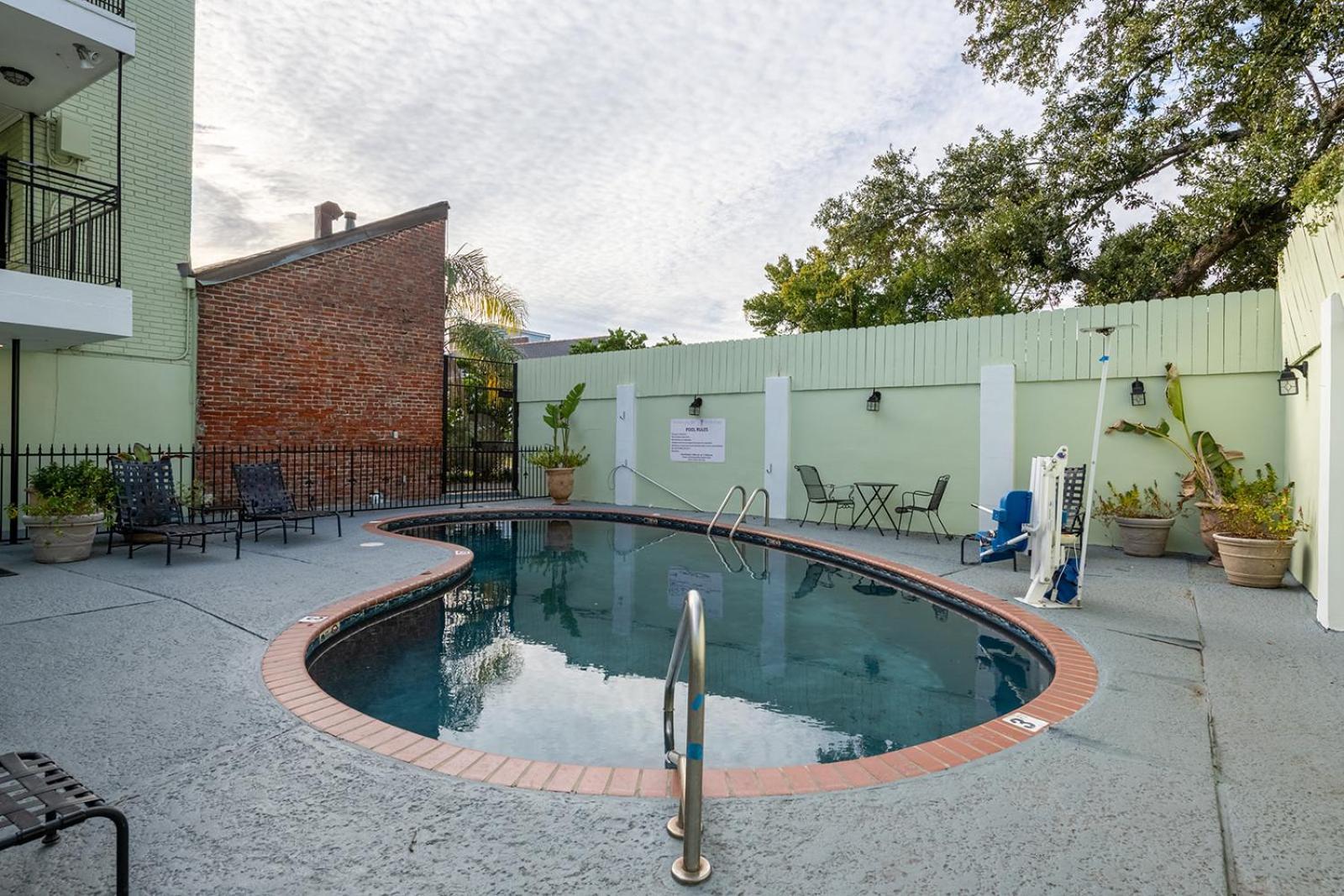 French Quarter Suites Hotel New Orleans Dış mekan fotoğraf