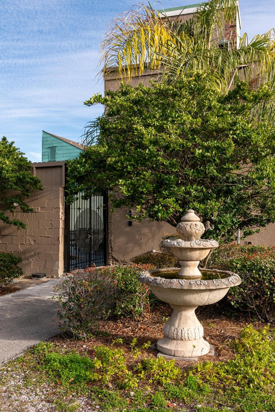 French Quarter Suites Hotel New Orleans Dış mekan fotoğraf