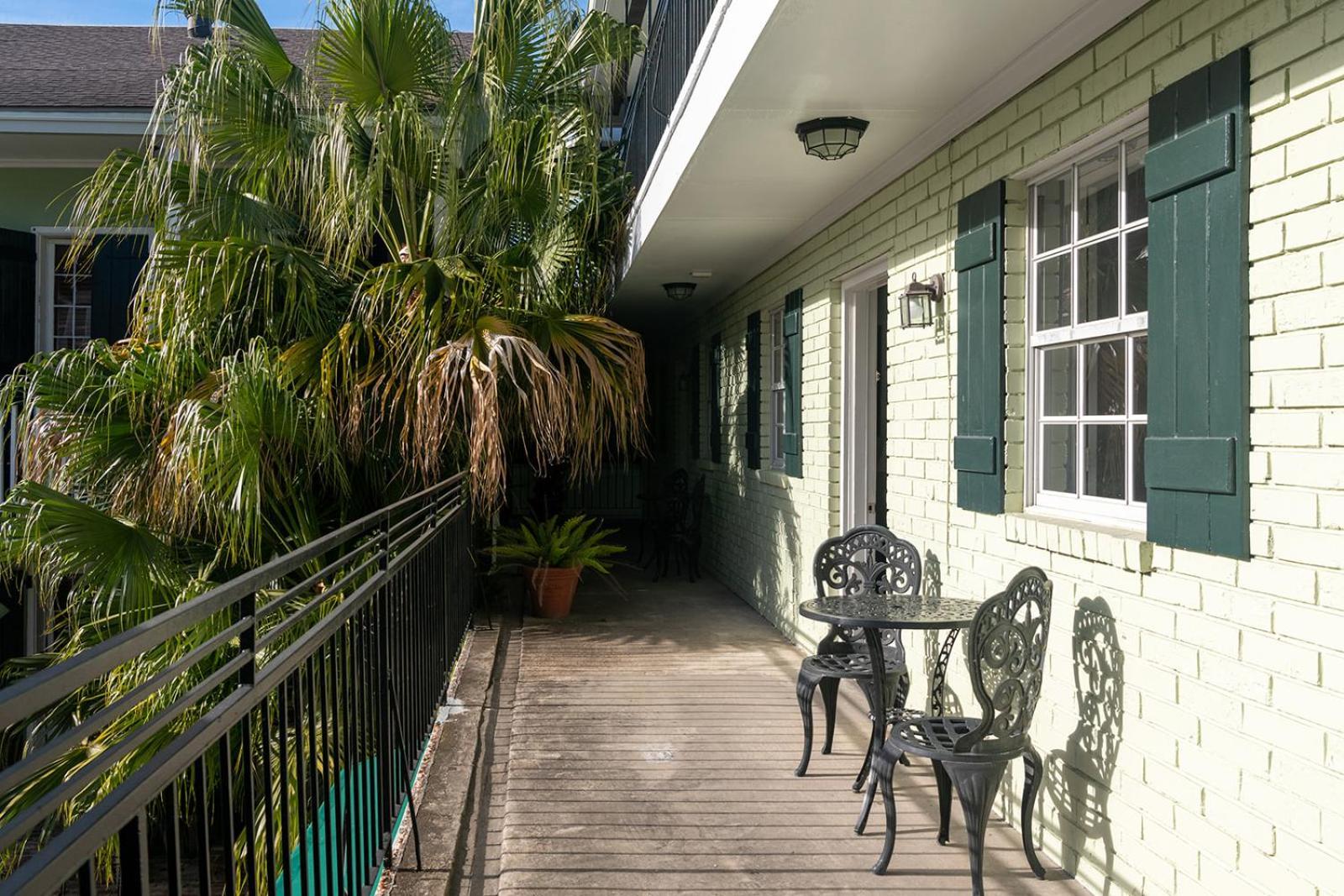 French Quarter Suites Hotel New Orleans Dış mekan fotoğraf
